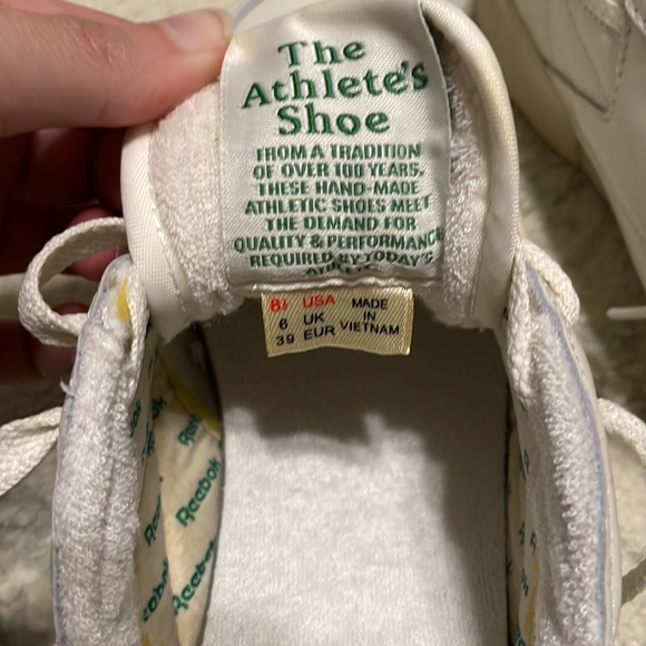 BRAND NEW Reebok Club C Vintage Sneakers - Picture 4 of 4